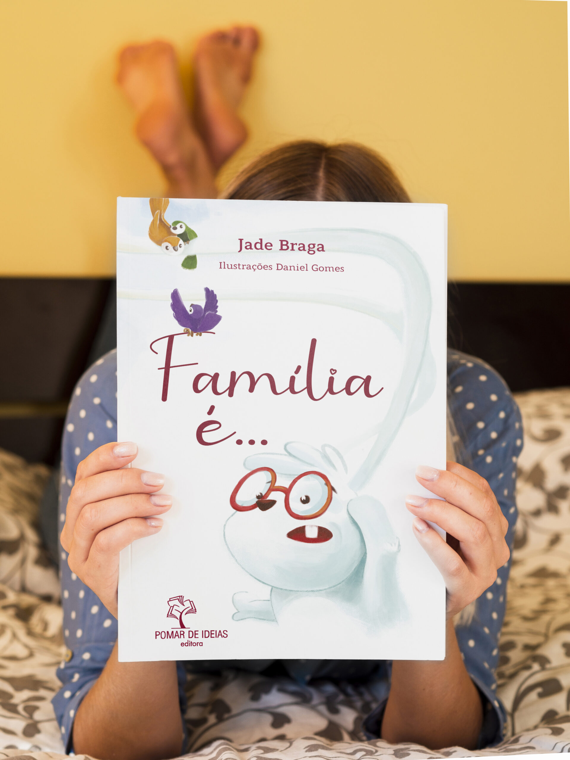 2021 09 13_FamiliaEh_MulherLivroCapa01 scaled